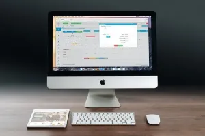 czarny ekran na laptopie